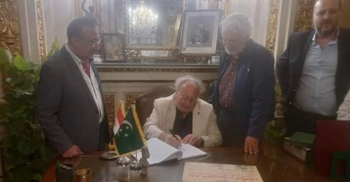 احمد فؤاد الثاني ملك مصر السابق يقدم خالص الشكر والإحترام لمحافظ الإسكندرية