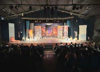 عروض “بيت المسرح” كامل العدد فى أول ليلة عرض بالعيد