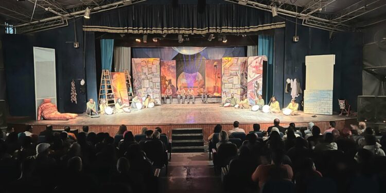 عروض “بيت المسرح” كامل العدد فى أول ليلة عرض بالعيد