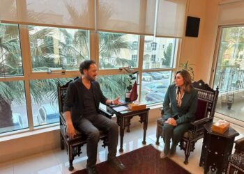 وزيرة الثقافة في زيارة لبيت العود العربي في أبو ظبي لتعزيز التعاون