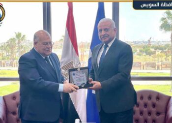 لقاء السحاب يجمع بين محافظ السويس ورئيس حزب الجيل الديمقراطى!