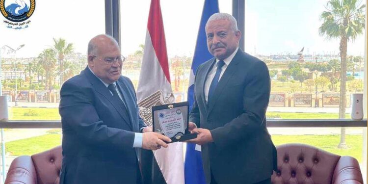 لقاء السحاب يجمع بين محافظ السويس ورئيس حزب الجيل الديمقراطى!