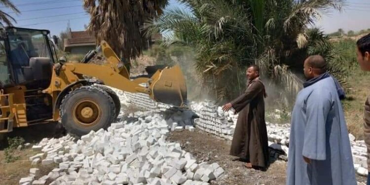 إزالة فورية على الأراضي الزراعية بقنا