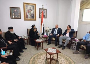 السكرتير المساعد لمحافظة الجيزة يزور مطرانية أطفيح للتهنئة بعيد القيامة المجيد