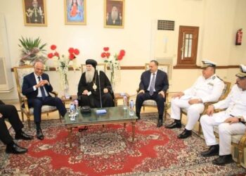 محافظ الجيزة يزور مطرانية شمال الجيزة لتقديم التهنئة بمناسبة عيد القيامة