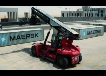 الموانىء البرية والجافة توالي استقبال الواردات والصادرات