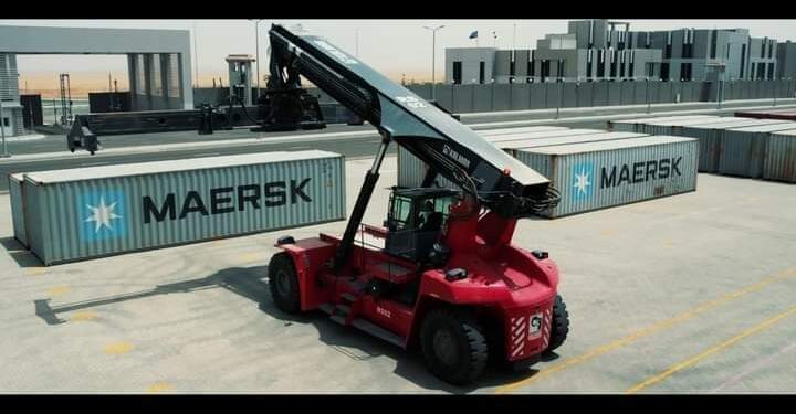 الموانىء البرية والجافة توالي استقبال الواردات والصادرات