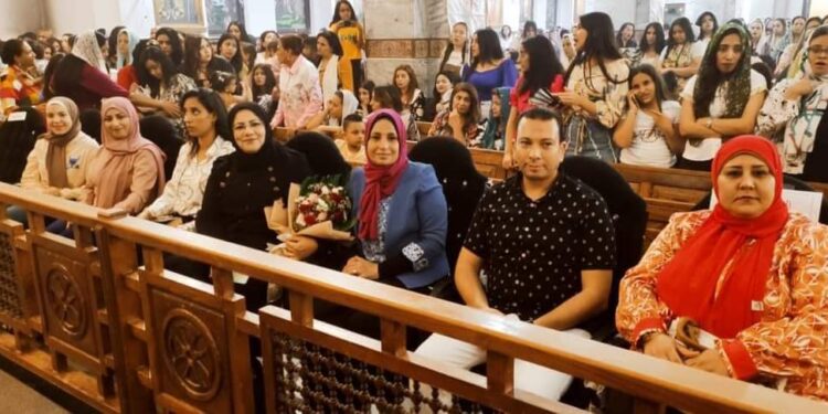 تهنئة المجلس القومي للمرأة فرع البحر الاحمر الأخوة المسيحيين
