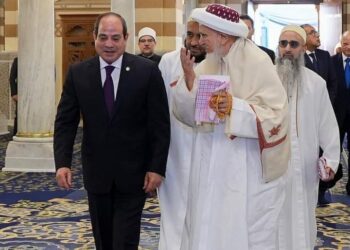 الرئيس “السيسي” يرافقه سلطان طائفة البهرة بالهند يفتتح مسجد السيدة زينب