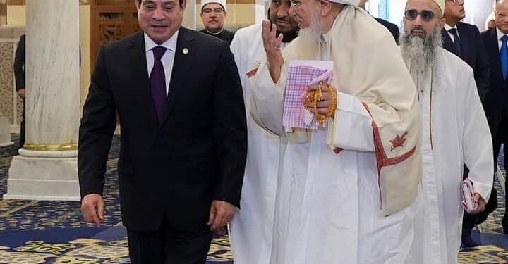 الرئيس “السيسي” يرافقه سلطان طائفة البهرة بالهند يفتتح مسجد السيدة زينب