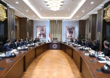 رئيس الوزراء يبحث مع مُستثمرين سياحيين صياغة رؤية وطنية لدفع حركة السياحة