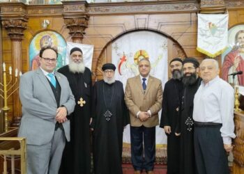 مدير عام ادارة وسط التعليمية بالإسكندرية يترأس وفد من الادارة لتقديم التهنئة للاخوة الاقباط