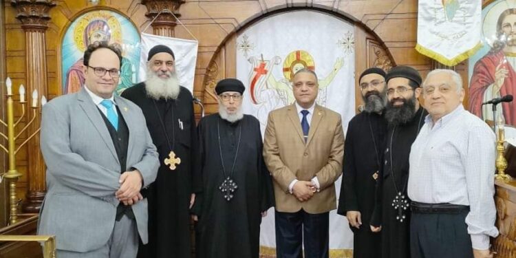 مدير عام ادارة وسط التعليمية بالإسكندرية يترأس وفد من الادارة لتقديم التهنئة للاخوة الاقباط