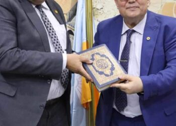 رئيس اتحاد الوطن العربي الدولي يكرم الدكتور سمير النيلي وكيل وزارة التعليم الأسبق بمحافظة مطروح والوادي الجديد