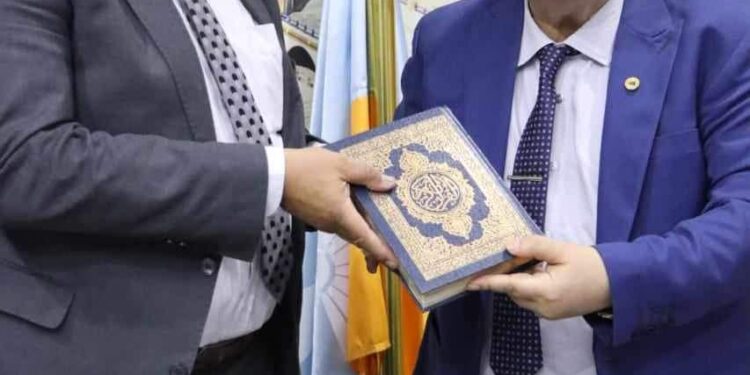 رئيس اتحاد الوطن العربي الدولي يكرم الدكتور سمير النيلي وكيل وزارة التعليم الأسبق بمحافظة مطروح والوادي الجديد