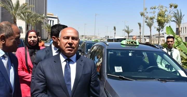 وزير النقل يتابع بدء التشغيل التجريبى  من المرحلة الثالثة من الخط الثالث للمترو