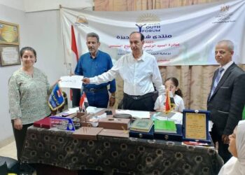 اداره العياط التعليميه بالجيزة تكرم عدد من معلمى ومديرى وطلبة المدارس