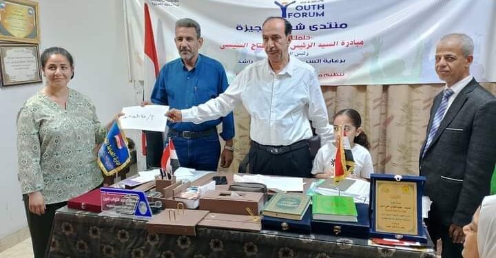 اداره العياط التعليميه بالجيزة تكرم عدد من معلمى ومديرى وطلبة المدارس