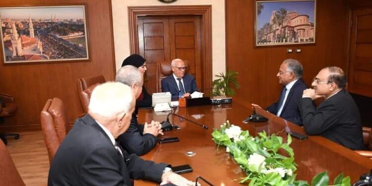 محافظ بورسعيد يستقبل وفدا من مصنع سينما