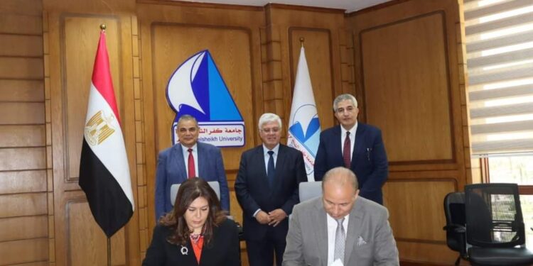 توقيع برتوكول تعاون مشترك بين جامعتي المنصورة ومدينة السادات