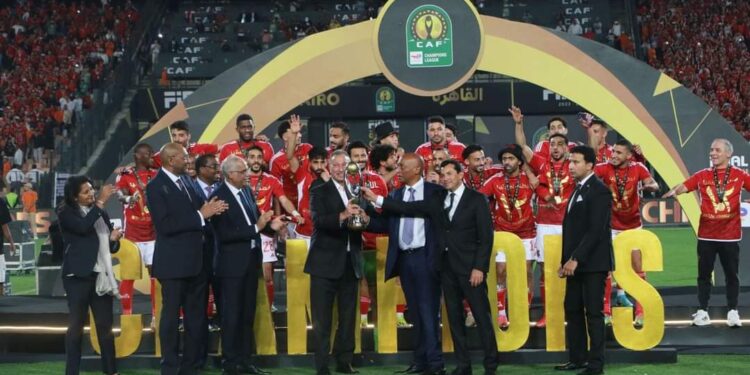 “وزير الشباب والرياضة” يُتوج النادي الأهلي بالأميرة السمراء رقم ١٢!!