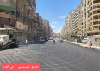 رفع كفاءة ٦ طرق حيوية بالجيزة  بالتطوير والرصف