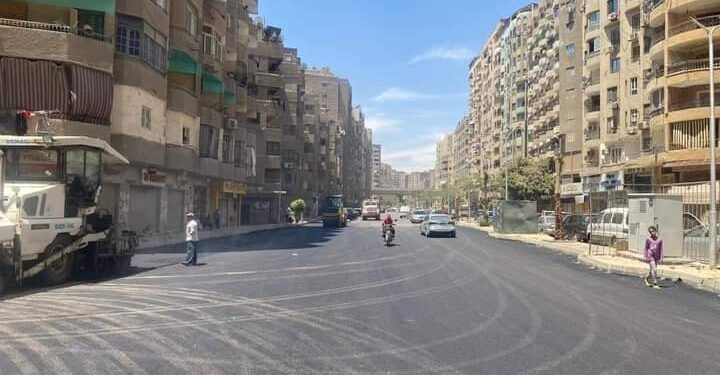 رفع كفاءة ٦ طرق حيوية بالجيزة  بالتطوير والرصف