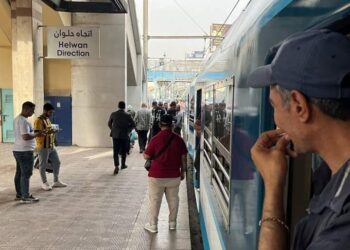 سقوط لوحة إعلانات.. مترو الأنفاق تكشف أسباب تعطل حركة قطارات الخط الأول