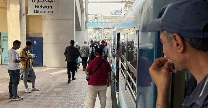 سقوط لوحة إعلانات.. مترو الأنفاق تكشف أسباب تعطل حركة قطارات الخط الأول