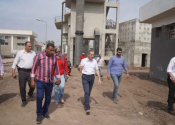 محافظ الغربية في جولة صباحية بطريق محلة منوف و كوبري قحافة  لتذليل معوقات الطرق والري 