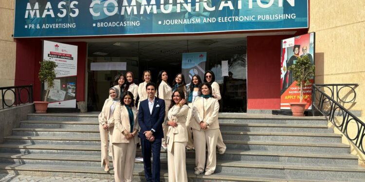 طلاب كلية الإعلام الكندية تدشن حملة “توريت”