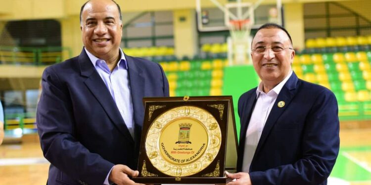 زيارة محمد الشريف لنادى الاتحاد السكندرى لتهنئة الفريق الأول لكرة السلة