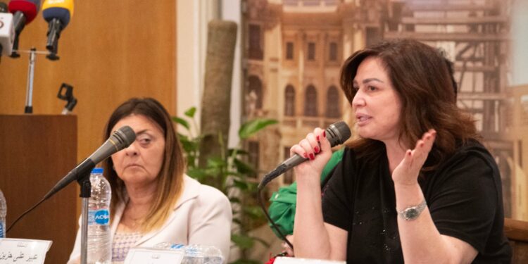 ايزيس لمسرح المرأة يكرم عواطف نعيم وكريمة منصور ومحمود نسيم وسهام عبد السلام ورجاء بن عمار