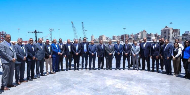 ميناء الإسكندرية يفتح ساحة تخزين وتداول الحاويات والبضائع الخطرة وفقاً للمعايير العالمية برعاية شركة الفتح