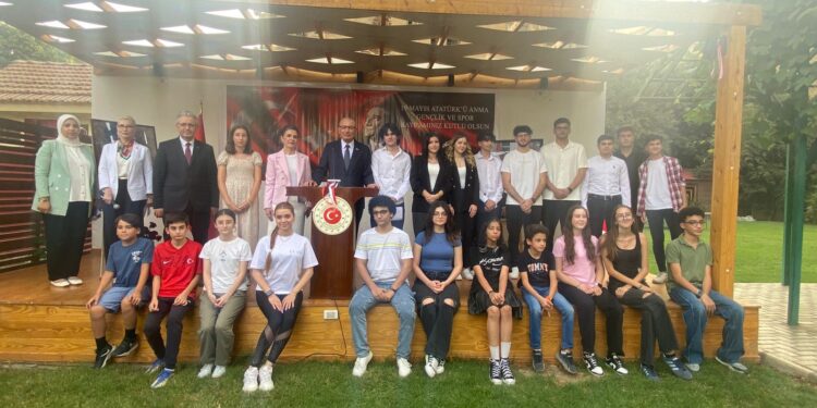 السفير شن: الشباب يمثل الأمل والمستقبل والرياضة تقوي الصداقة