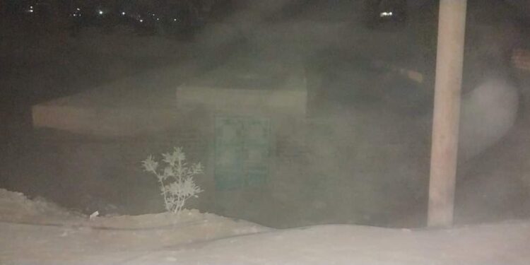 إهمال مجلس قروي الكولا يُغرق مقابر الأحايوة شرق في الظلام