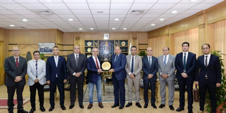 جامعة المنصورة أول جامعة مصرية تبحث التعاون مع الاتحاد الفنلندي للتعليم الدولي