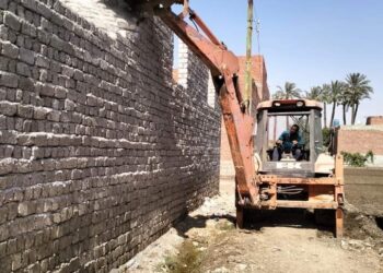 ازالة 53 حالة بناء مخالف وتعديات علي الأراضي الزراعية  بمحافظة الجيزة 