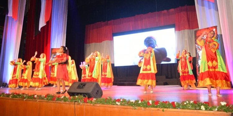 محافظ الغربية يشهد احتفالية ذكرى ثورة الثلاثين من يونيو بالمركز الثقافي بطنطا