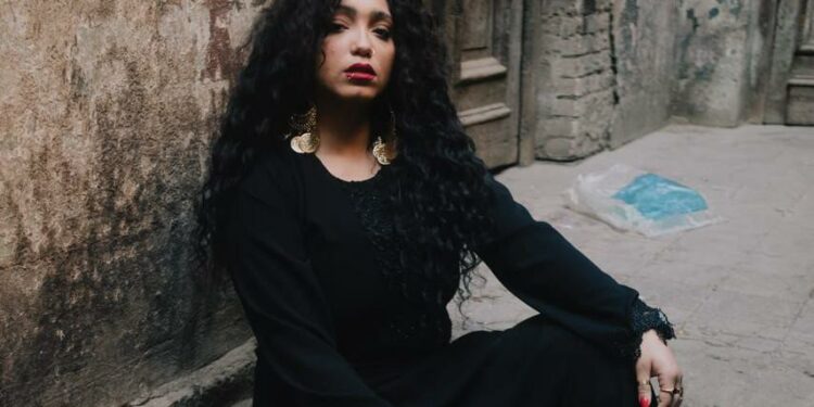 “شلق”اولى اغنيات نغم صالح لعالم الراب