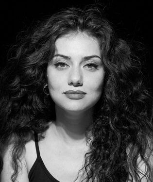 جيهان الشماشرجي واحمد عز فى فرقه الموت!!