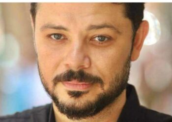 عقب تألقه في كوبرا… أدهم الدسوقي يعلن عن موعد عرض مسرحيته!