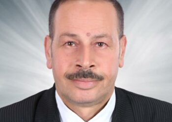 عضو نقابة المعلمين يطالب رئيس الوزراء بشرح اسباب قطع الكهرباء