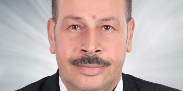 عضو نقابة المعلمين يطالب رئيس الوزراء بشرح اسباب قطع الكهرباء