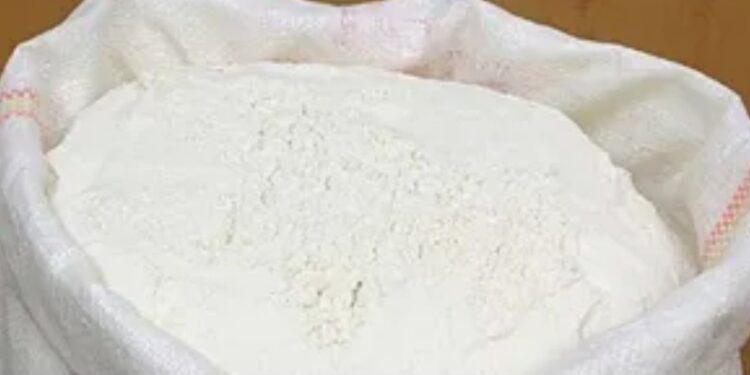 التموين تقرر صرف 10 كيلو دقيق بـ30 جنيها شهريا لكل فرد على البطاقة