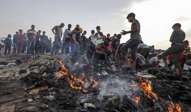 إسرائيل توافق على الهدنة بقبول 33 محتجزا “حيا أو ميتا