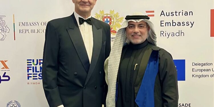 حضور حافل لـ عاطف سندي على السجادة الزرقاء في الإفتتاح الخاص بمهرجان الأفلام الأوروبية 2024 بالرياض