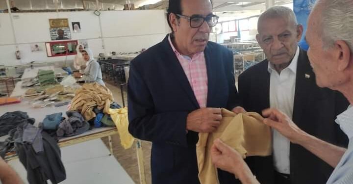 رئيس النقابة العامة للعاملين بالغزل والنسيج  يلتقي بعمال العامريه !