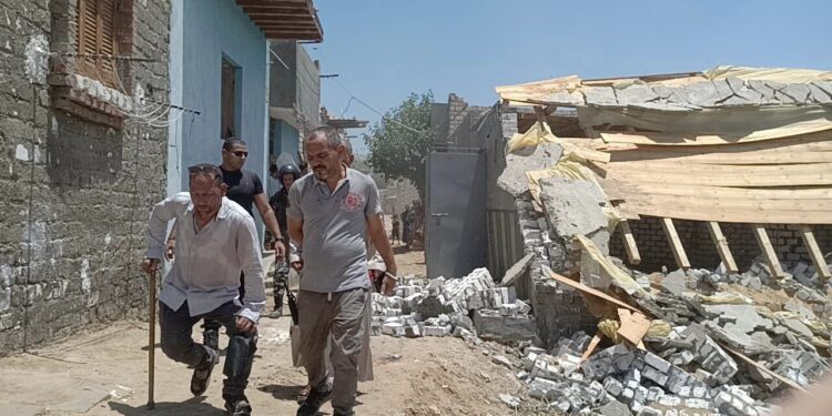 ابوطالب يتابع فعاليات الموجه الـ 23 بإزالة 8 حالة تعدى بالبناء المخالف بابوجنشو