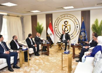 السبكى يلتقي محمد شورة استعدادا لتطبيق للمرحلة الثانية للتأمين الصحي الشامل